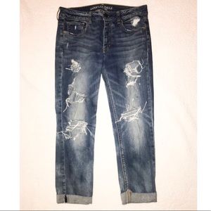 American eagle distressed Capri pants